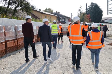 Ogled gradbišča nove Osnovne šole Frana Albrehta in seznanitev s potekom del občinskih svetnikov (12)
